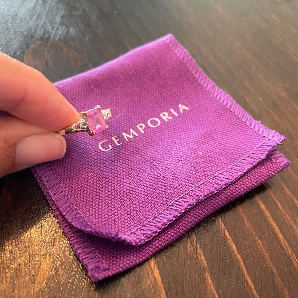 Gemporia Ring — pink jewel